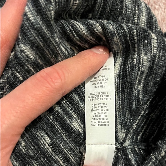 Aerie Black and Gray Hooded Sweatshirt - Picture 5 of 6